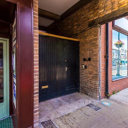 Bright 1-Bed Apartment In Chester By 53 Degrees Property, Ideal For Professionals & Couples, Great Location - Sleeps 4 Екстер'єр фото