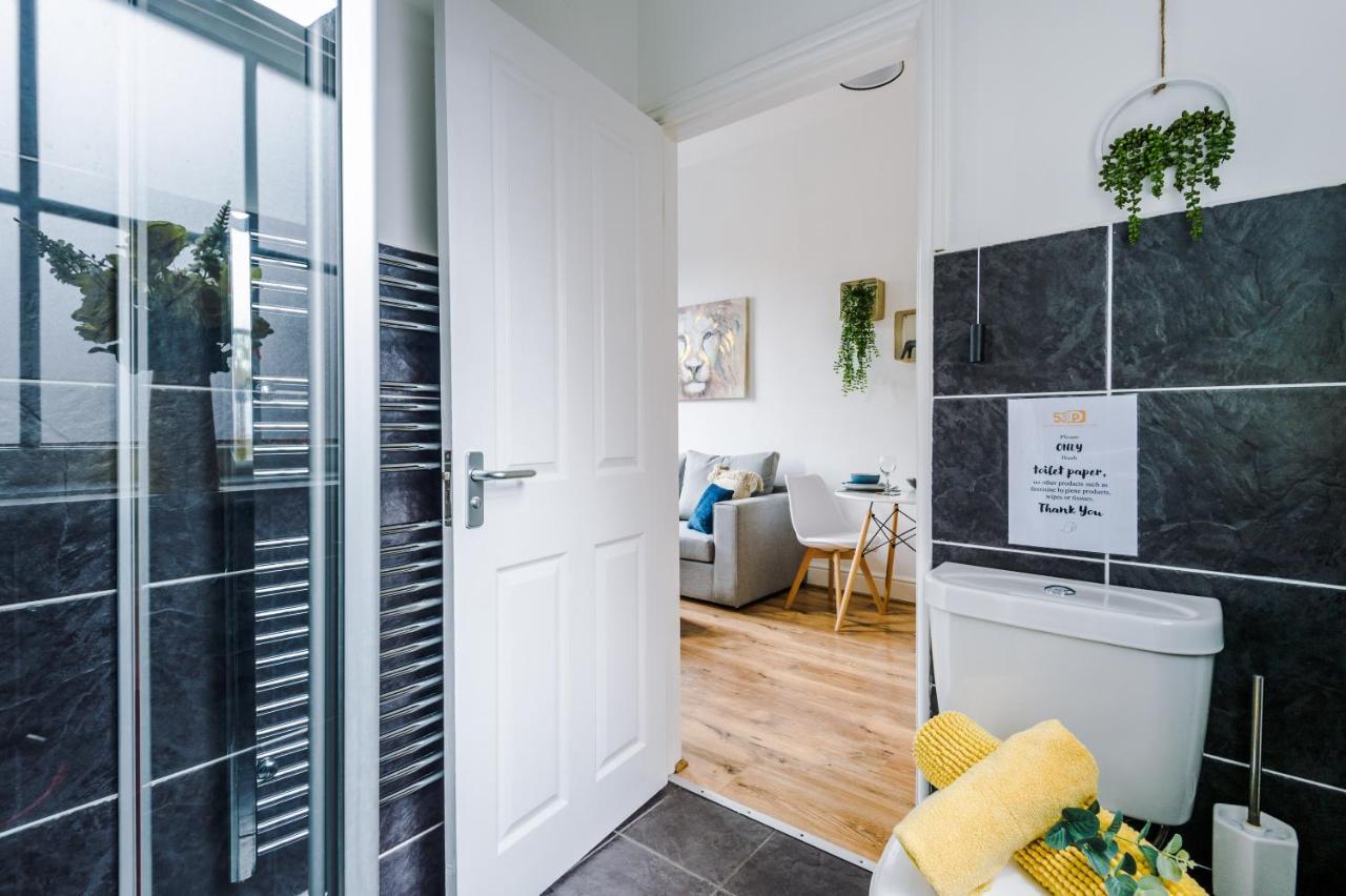 Bright 1-Bed Apartment In Chester By 53 Degrees Property, Ideal For Professionals & Couples, Great Location - Sleeps 4 Екстер'єр фото