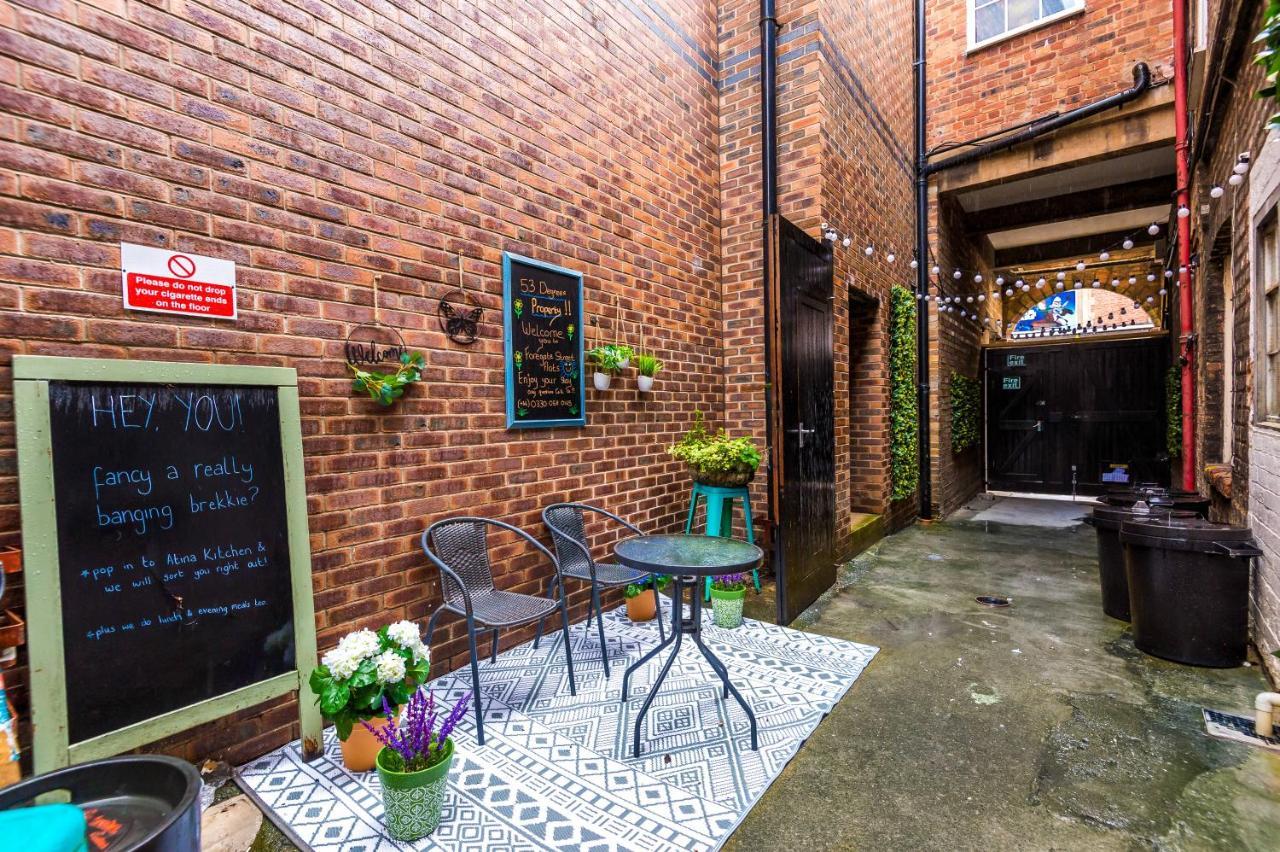 Bright 1-Bed Apartment In Chester By 53 Degrees Property, Ideal For Professionals & Couples, Great Location - Sleeps 4 Екстер'єр фото