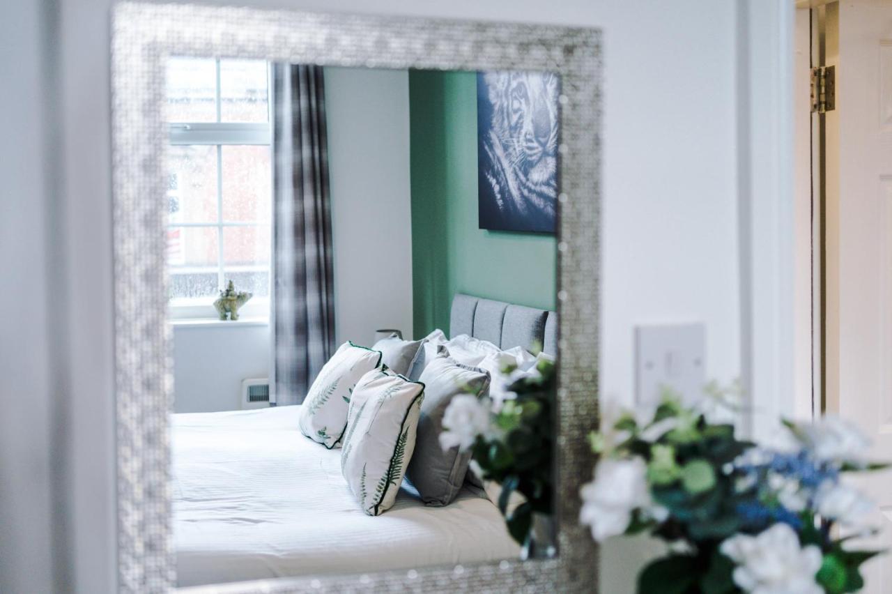 Bright 1-Bed Apartment In Chester By 53 Degrees Property, Ideal For Professionals & Couples, Great Location - Sleeps 4 Екстер'єр фото